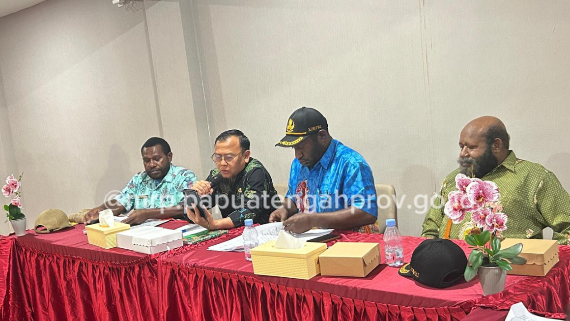 Sekretariat MRP Provinsi Papua Tengah Gelar Rapat Evaluasi Terkait Kedisiplinan ASN dan Optimalisasi Kinerja Pegawai